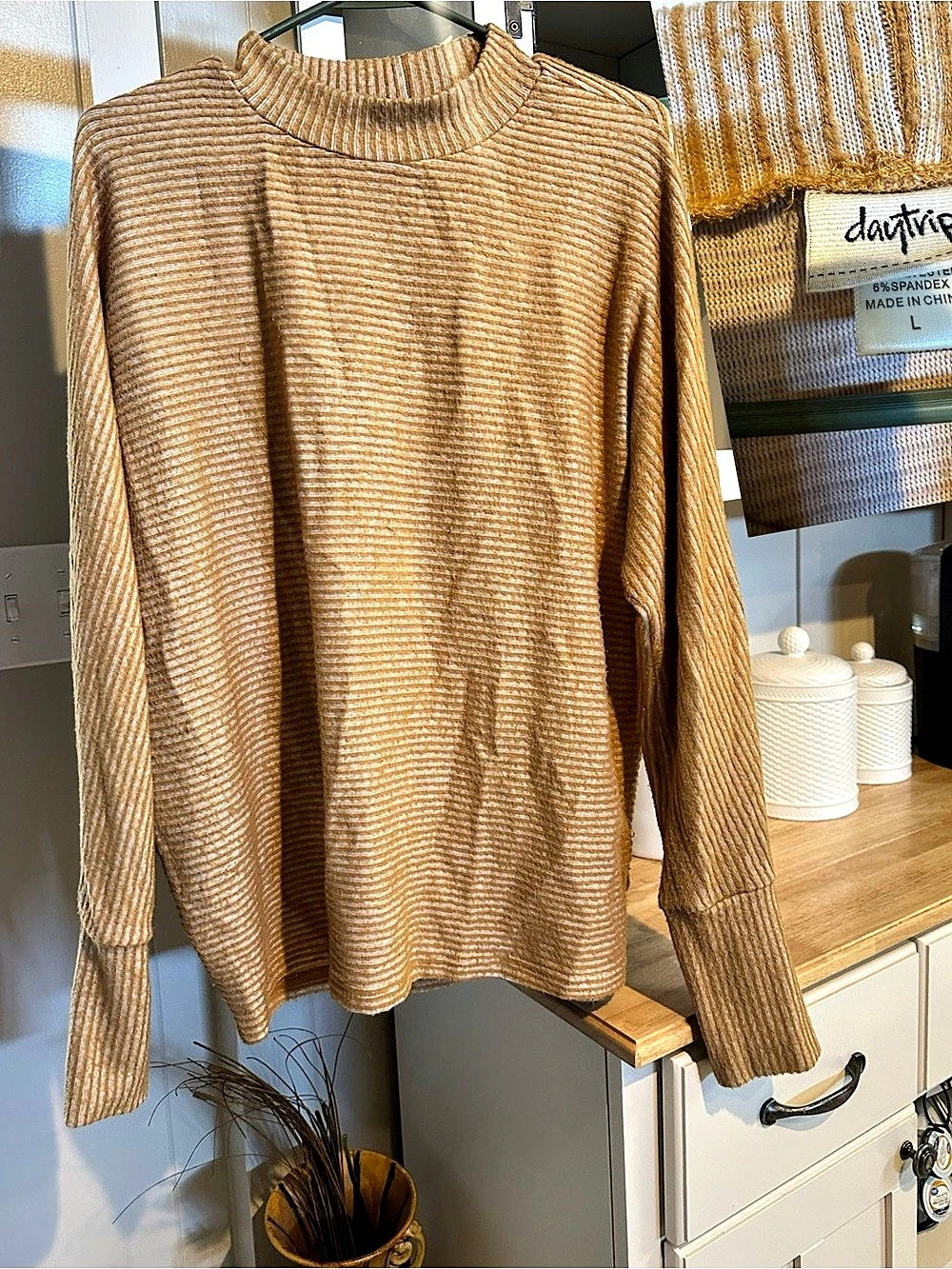 Day trip - buttery soft Sweater in Brown